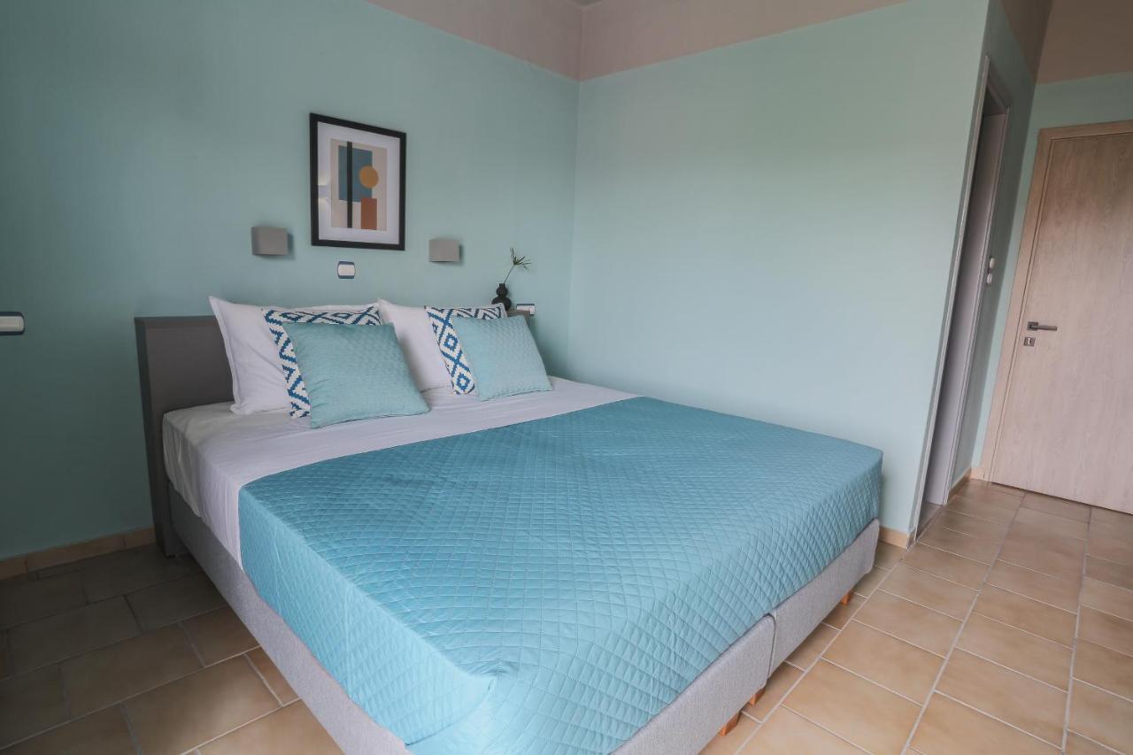 Joya Ofrynio Stylish Suites Ofrinion Bagian luar foto