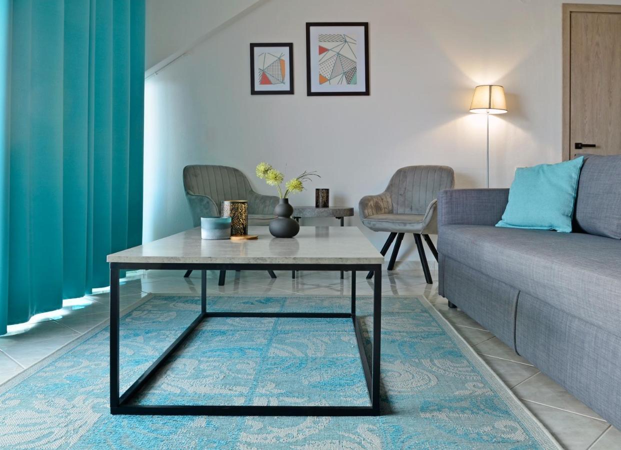Joya Ofrynio Stylish Suites Ofrinion Bagian luar foto