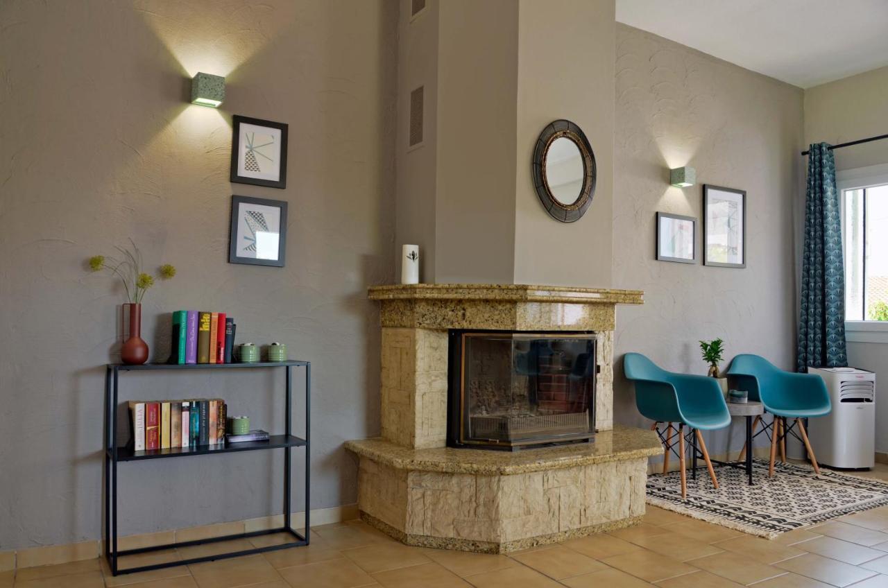 Joya Ofrynio Stylish Suites Ofrinion Bagian luar foto