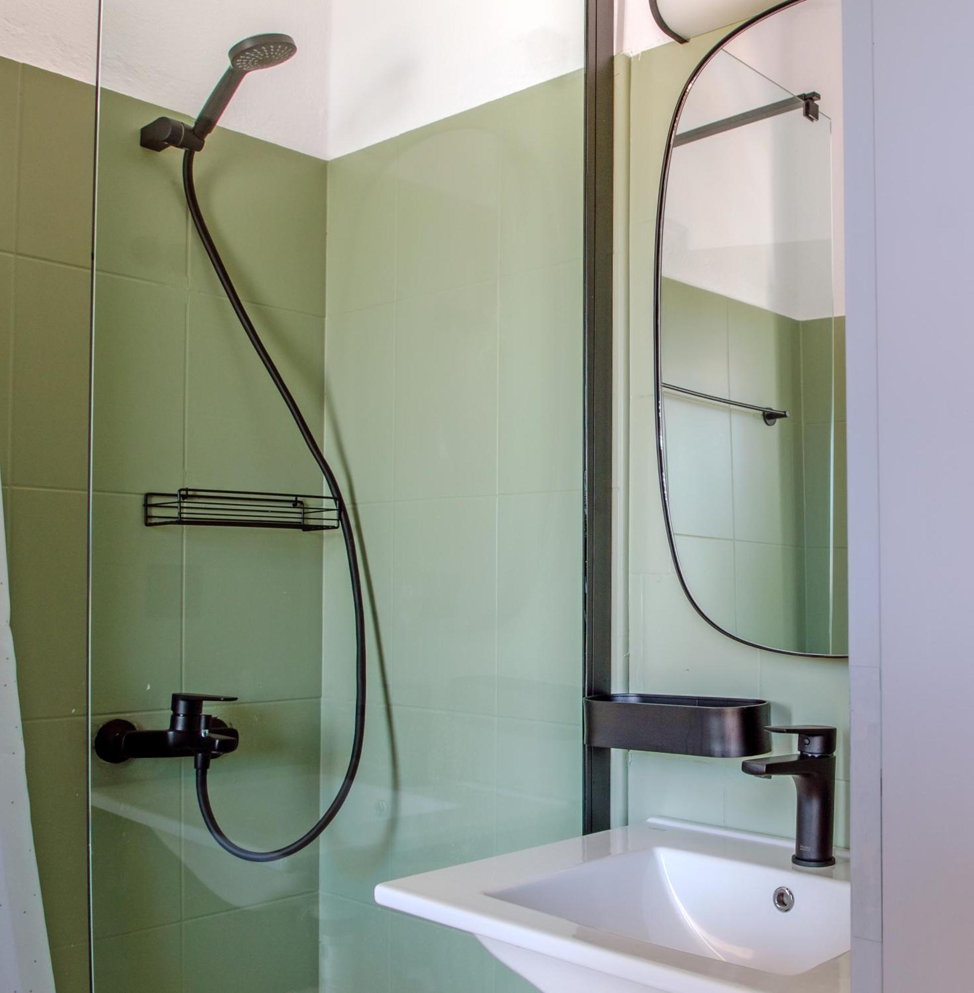 Joya Ofrynio Stylish Suites Ofrinion Ruang foto